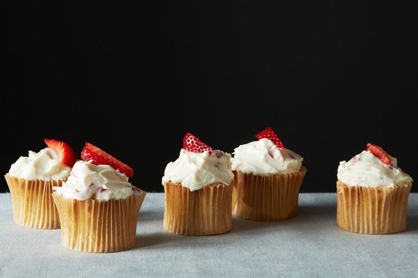 Strawberry shortcake cupcakes
