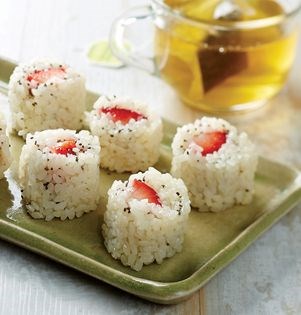 Strawberry shortcake rice bites