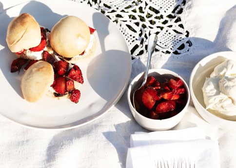 Strawberry shortcake sliders