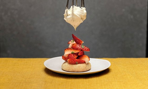 Strawberry shortcakes & mascarpone cream