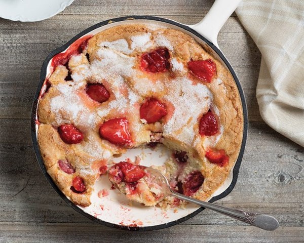 Strawberry skillet cake
