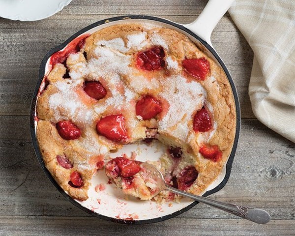Strawberry skillet cake