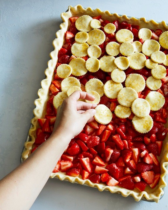 Strawberry slab pie