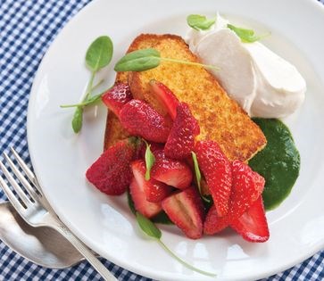 Strawberry, sorrel, crème fraîche