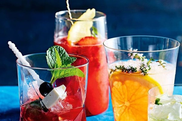 Strawberry sour spritz