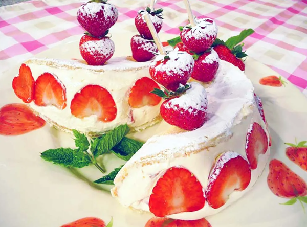 Strawberry splits