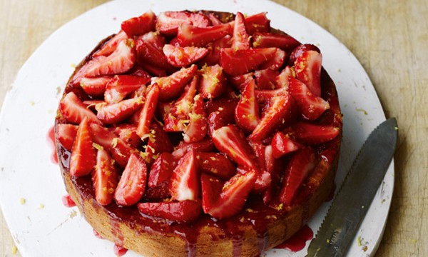 Strawberry sponge cake (Torta di fragole)