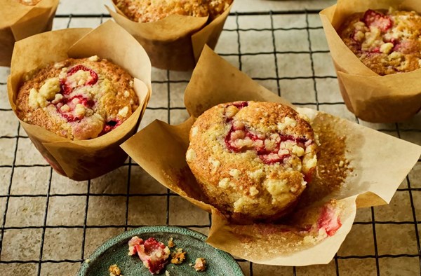 Strawberry streusel muffins