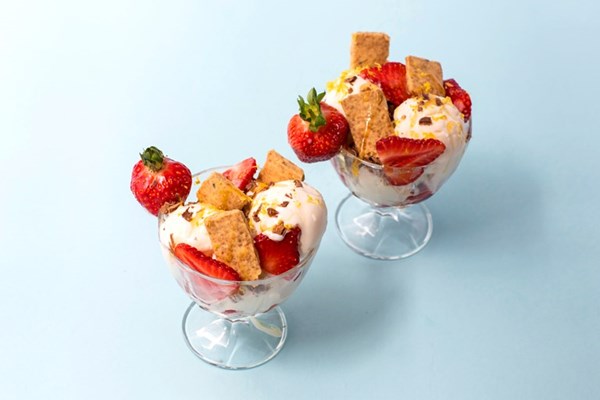 Strawberry sundae, heather honey and lavender shortbread