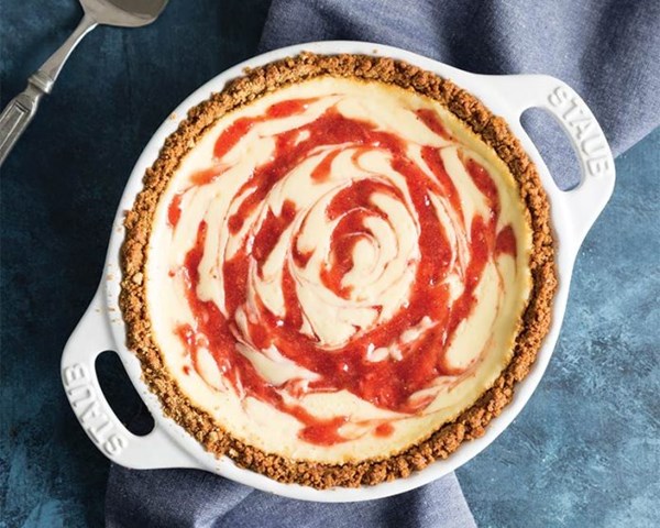 Strawberry swirl cheesecake pie