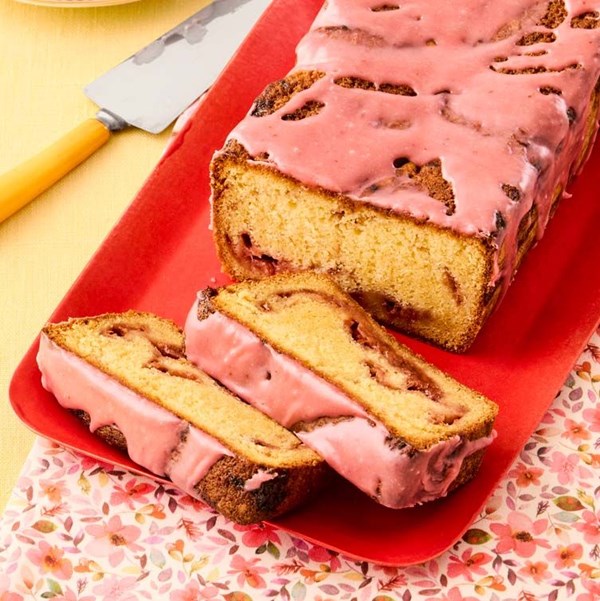 Strawberry-swirled pound cake