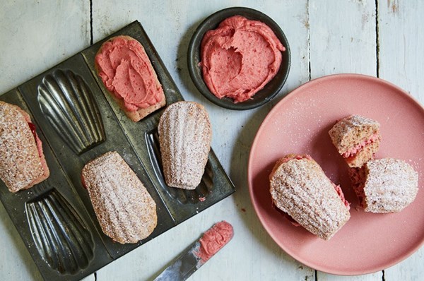Strawberry tea cakes