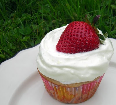 Strawberry-thyme cupcakes
