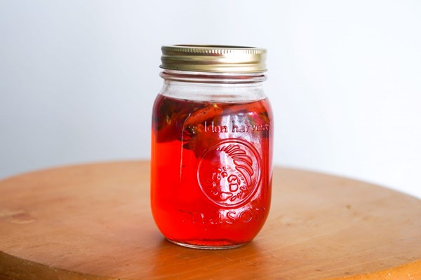 Strawberry top vinegar
