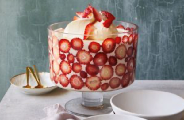 Strawberry trifle with white chocolate mousse