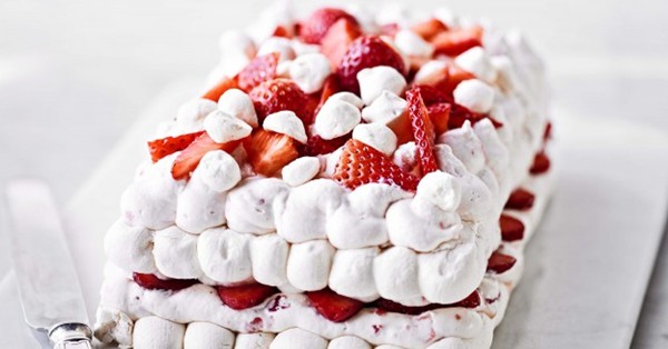 Strawberry vacherin