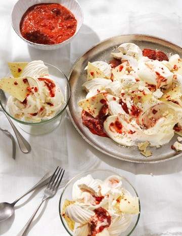Strawberry, white chocolate and elderflower Eton mess