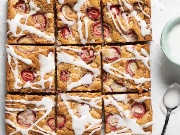 Strawberry-white chocolate blondies