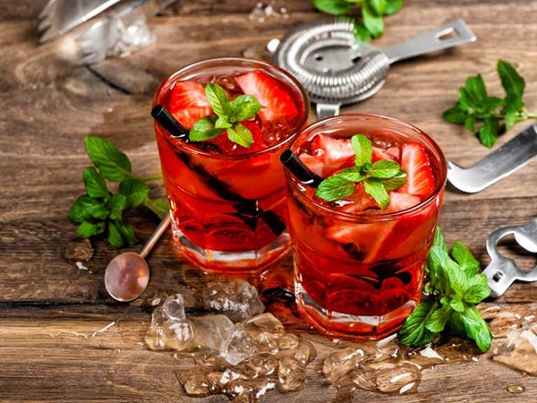 Strawberry wine cocktail
