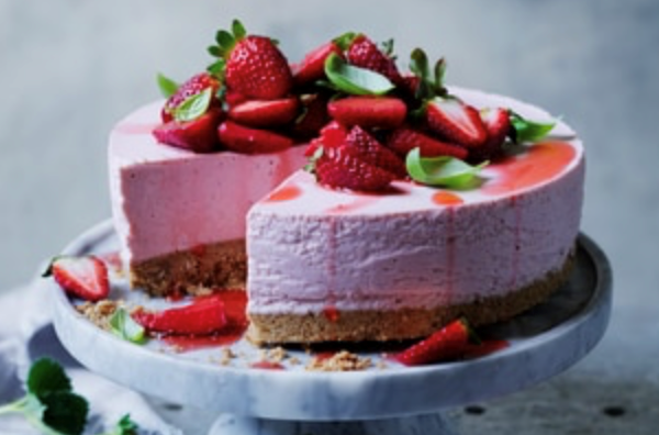 Strawberry yoghurt cheesecake with double crumb