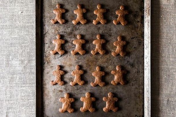 Stress free vegan holiday gingerbread cookies