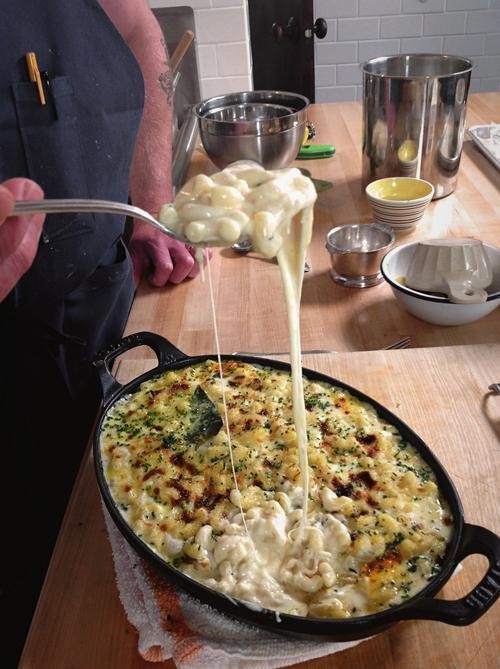 Stretchy mac and cheese
