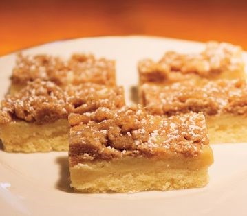 Streusel caramel slice
