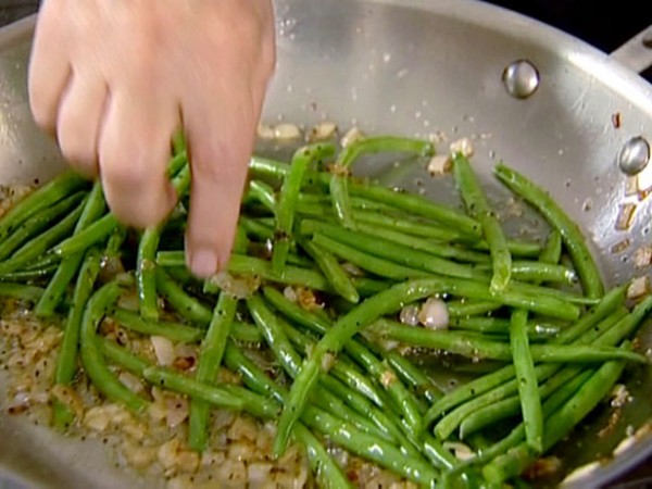 String beans with shallots