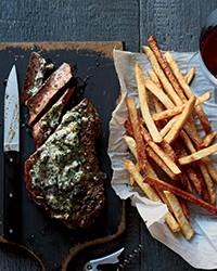 Strip steak frites with Béarnaise butter
