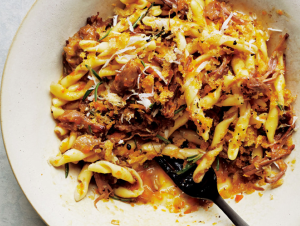 Strozzapreti with oxtail ragù and horseradish crumbs