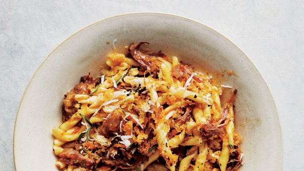 Strozzapreti with oxtail ragù and horseradish crumbs