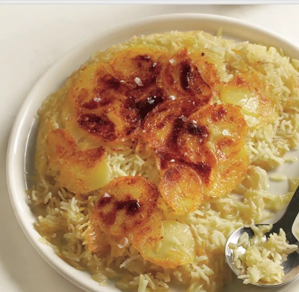 Stuck-pot rice with potato crust
