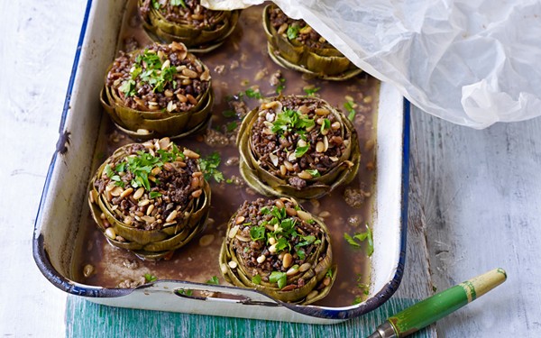 Stuffed artichokes with meat and pine nuts