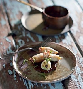 Stuffed baby calamari (Kalamar dolma)