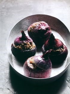 Stuffed baked onions