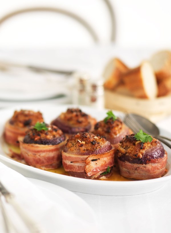 Stuffed baked onions
