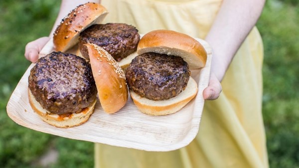 Stuffed beef burgers