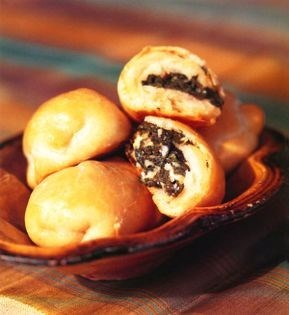Stuffed bread dough pastries - spinach  (Mantikos)