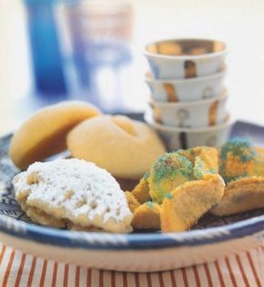 Stuffed butter cookies (Menenas, or maamoul)