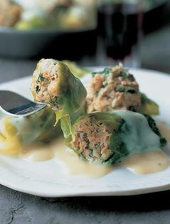 Stuffed cabbage leaves
