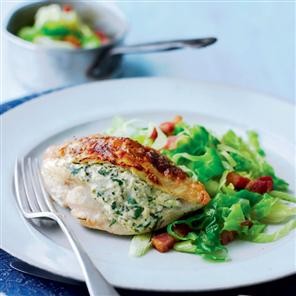 Stuffed chicken with cabbage and bacon