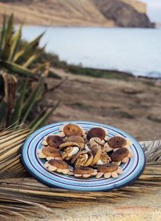 Stuffed dried figs