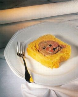 Stuffed duck’s neck en brioche