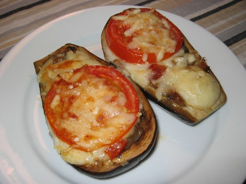 Stuffed eggplant (Melitzanes papoutsakia)