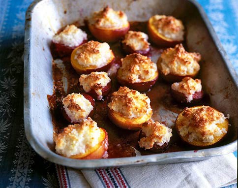 Stuffed fruit crumble