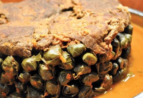 Stuffed grape leaves (Warak inab)