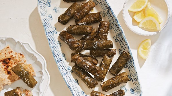 Stuffed grape leaves with minced meat (Dolmades kasiotiki)
