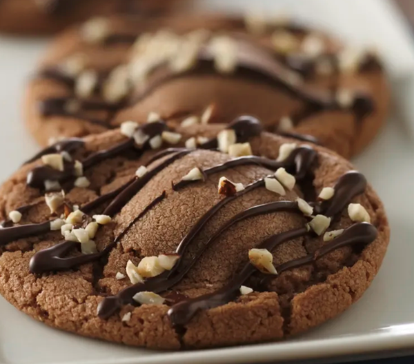 Stuffed hazelnut cookies