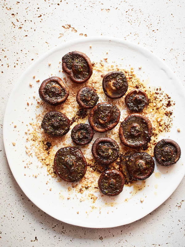 Stuffed mushrooms with chives and black pepper