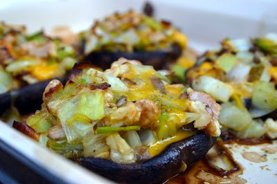 Stuffed mushrooms with leeks, blue cheese and walnuts